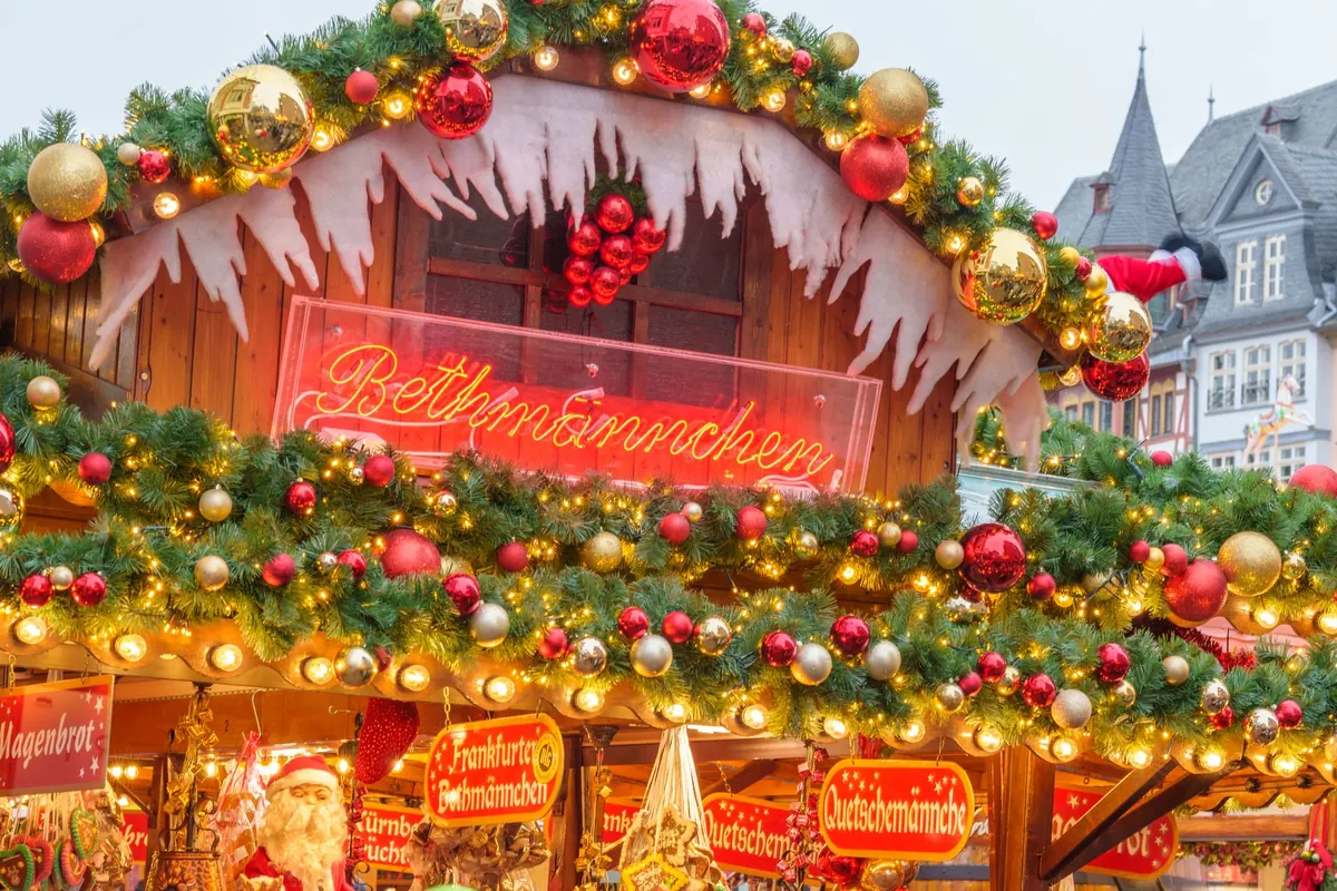 A Seasonal Guide to Norfolk's Christmas Markets and Light Trails